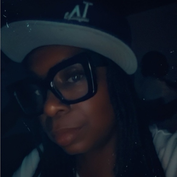 Meet your Posher, Crystal - Picture 6 of 14